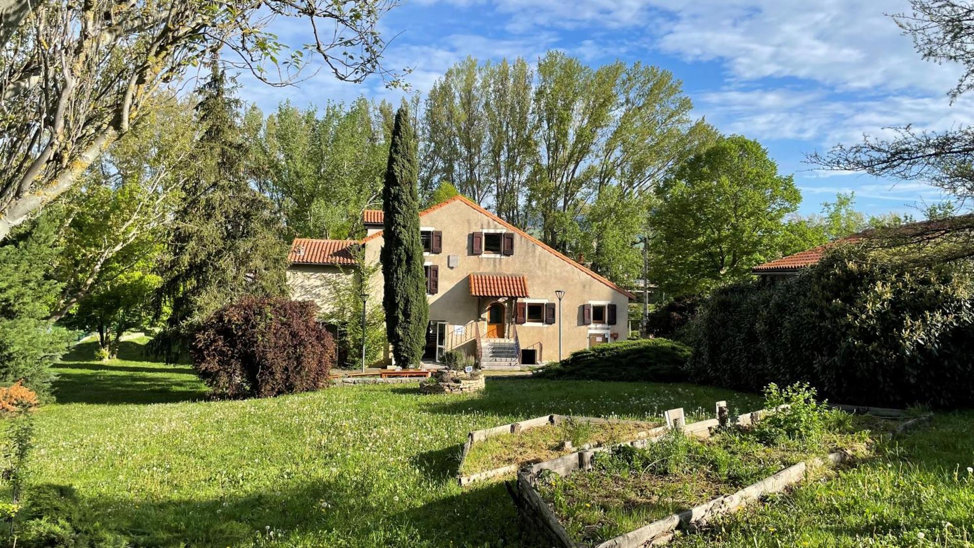 Auberge De Jeunesse Hi Millau La Maladrerie Buitenkant foto