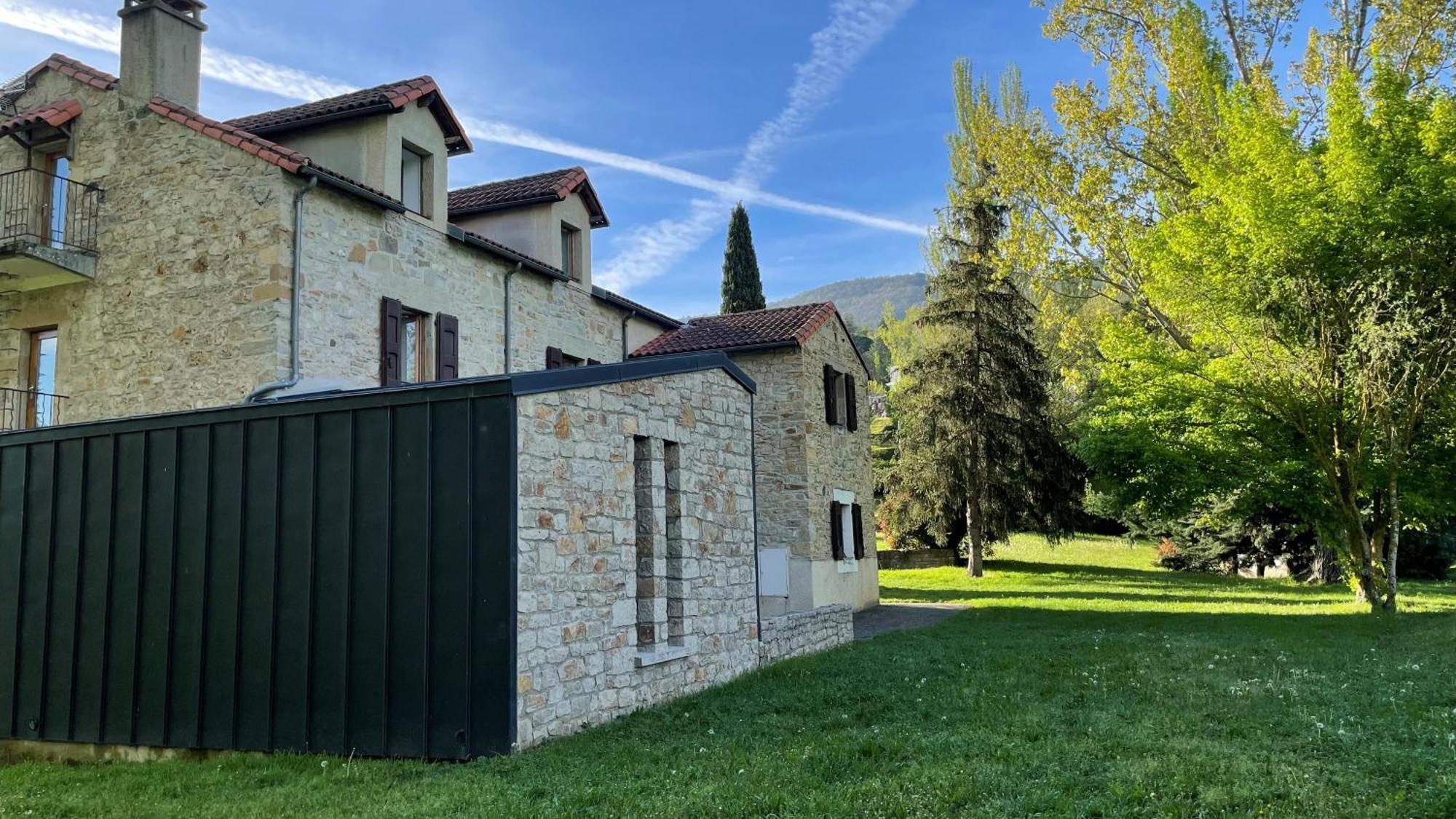 Auberge De Jeunesse Hi Millau La Maladrerie Buitenkant foto