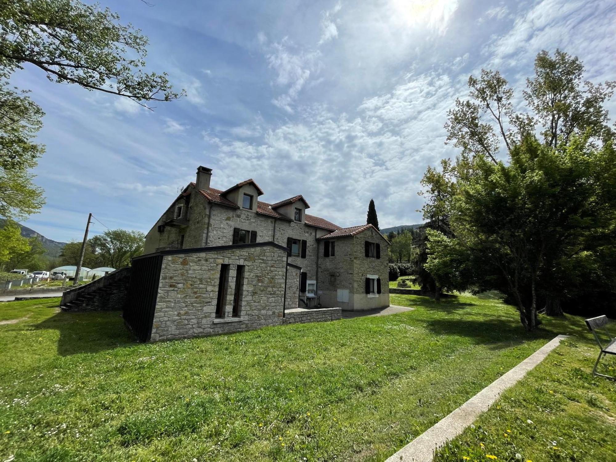 Auberge De Jeunesse Hi Millau La Maladrerie Buitenkant foto